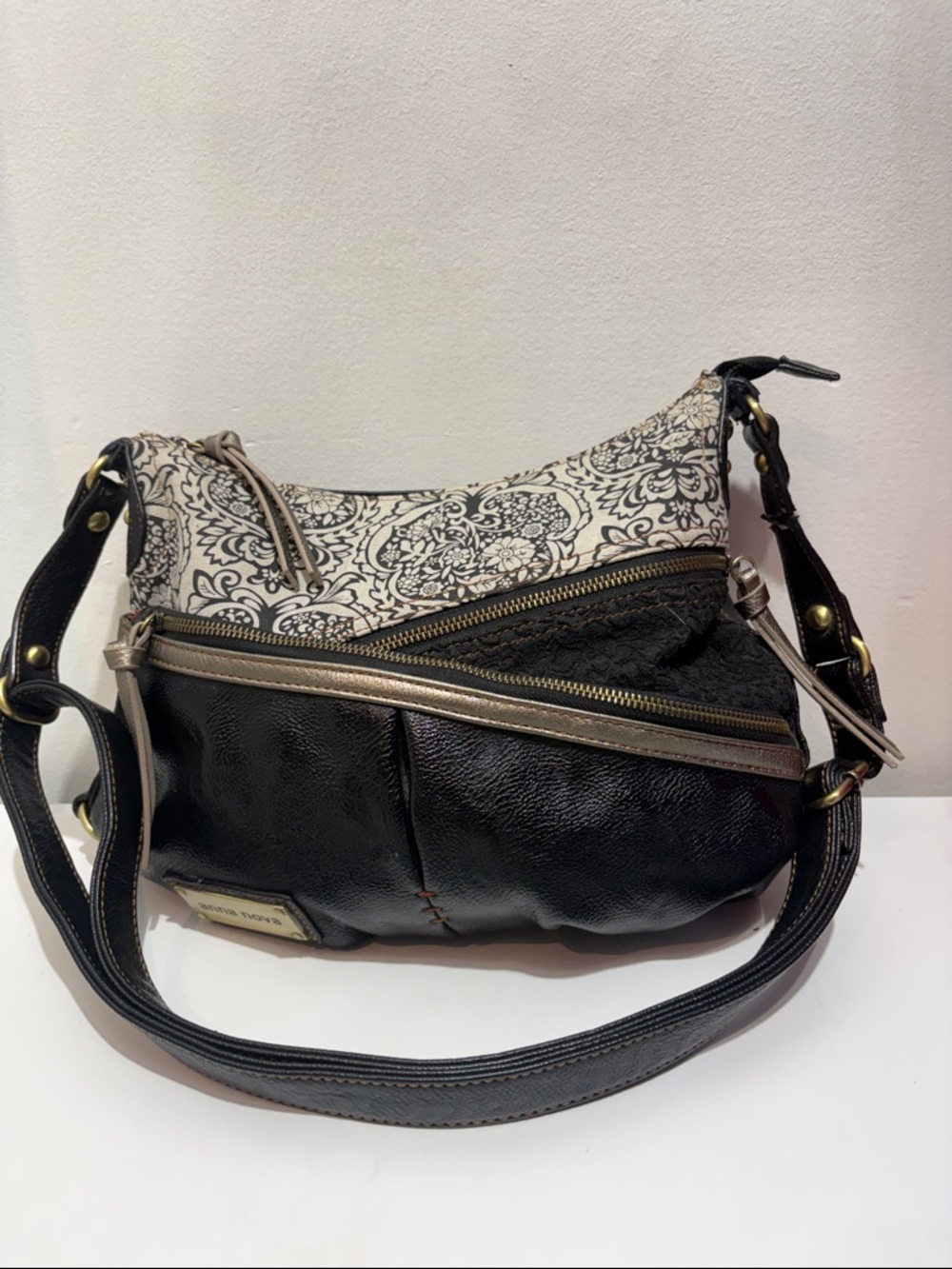 Anna Nova Stylish Black & Cream Crossbody Shoulder Bag